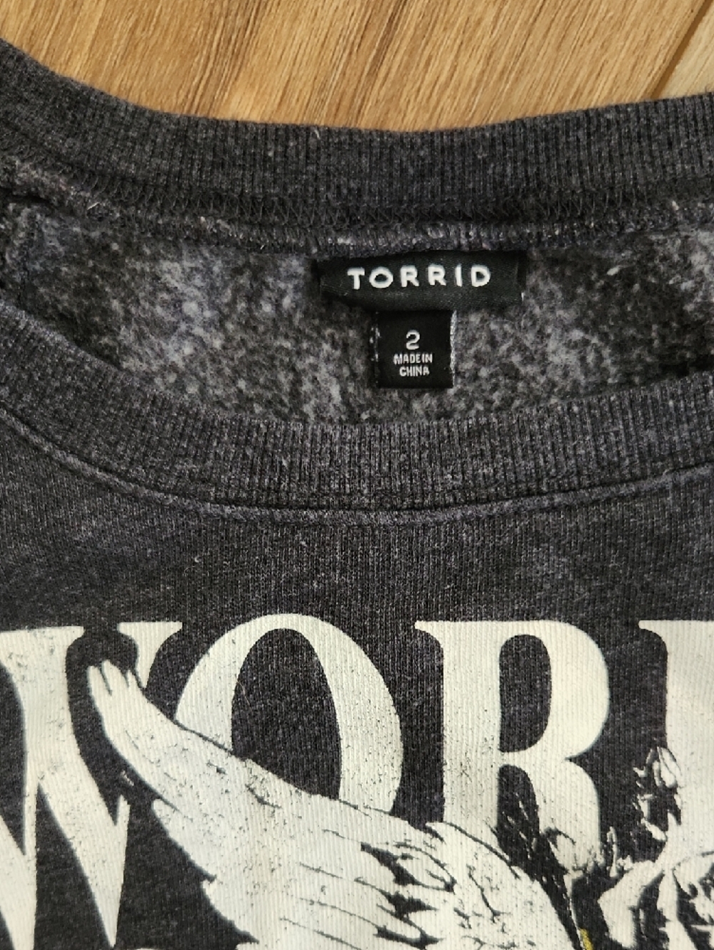 Torrid Black & White Tie-Dye Eagle World Tour Graphic Sweatshirt Size 2 - Picture 2 of 6